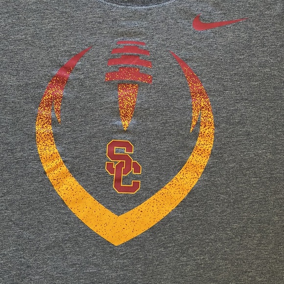 NIKE THE NIKE TEE SC FOOTBALL T-Shirt USC. Dri-fit. Size large. EUC - Picture 5 of 8